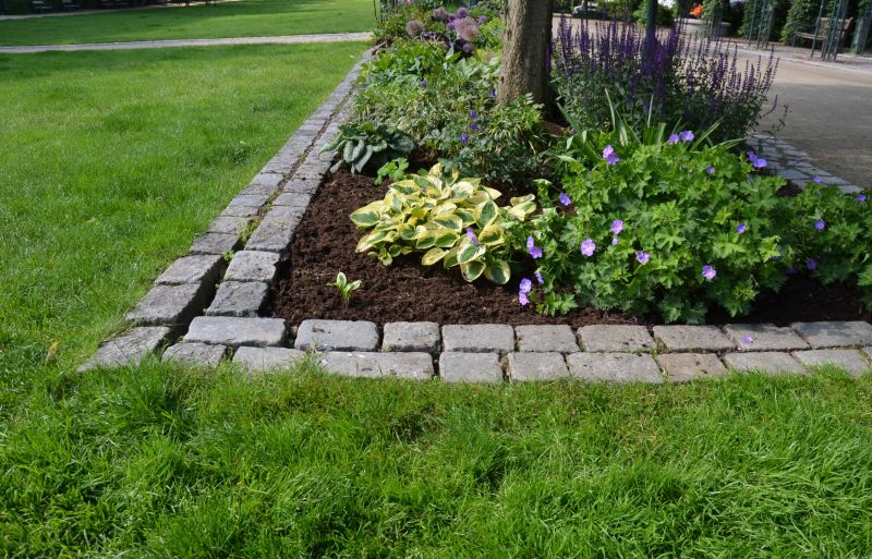 Landscape Edging with Pavers